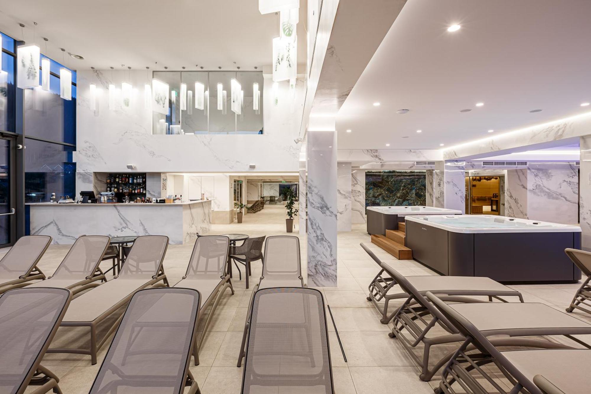 בוקובל Tavel Hotel & Spa מראה חיצוני תמונה
