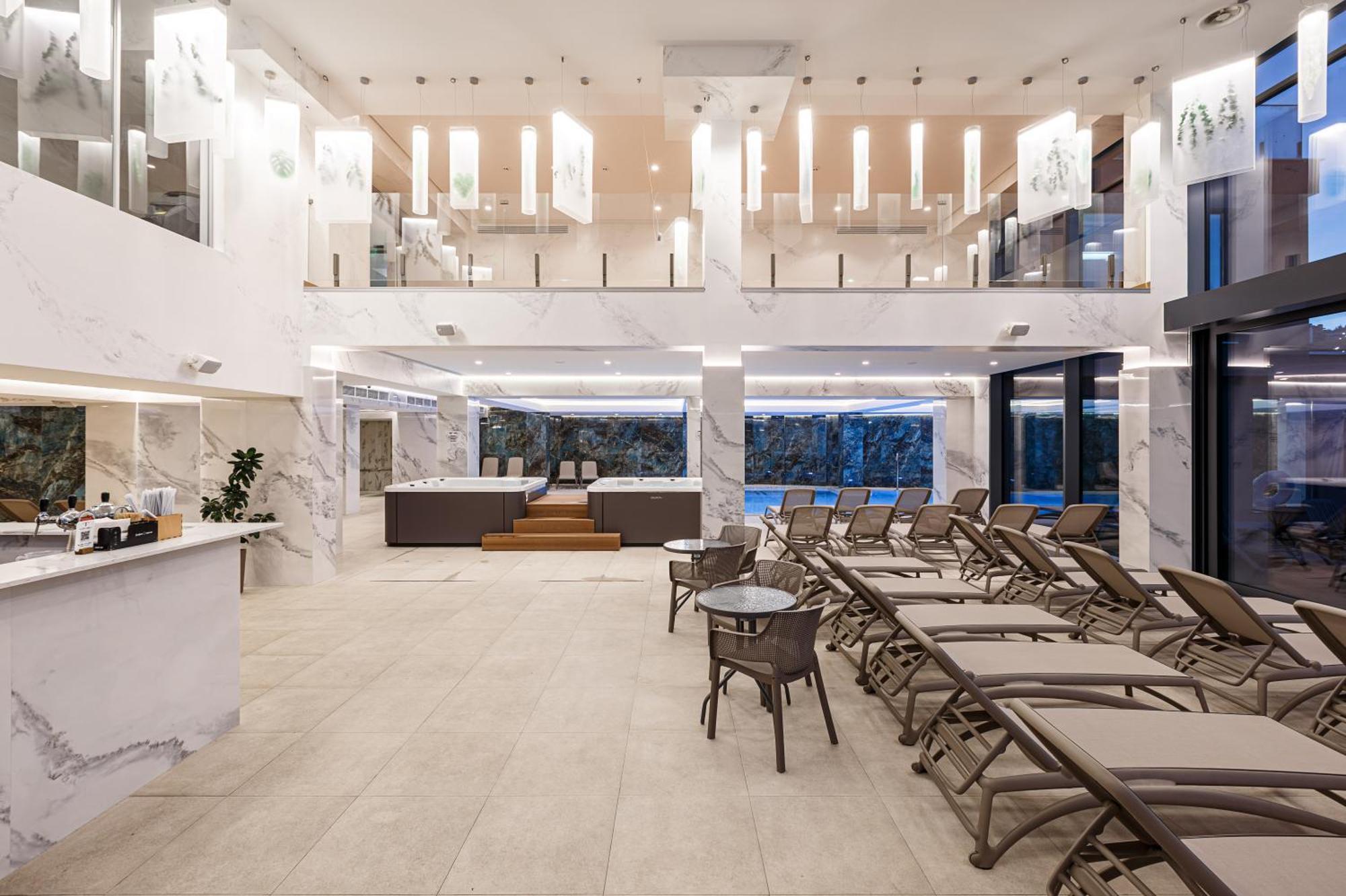 בוקובל Tavel Hotel & Spa מראה חיצוני תמונה