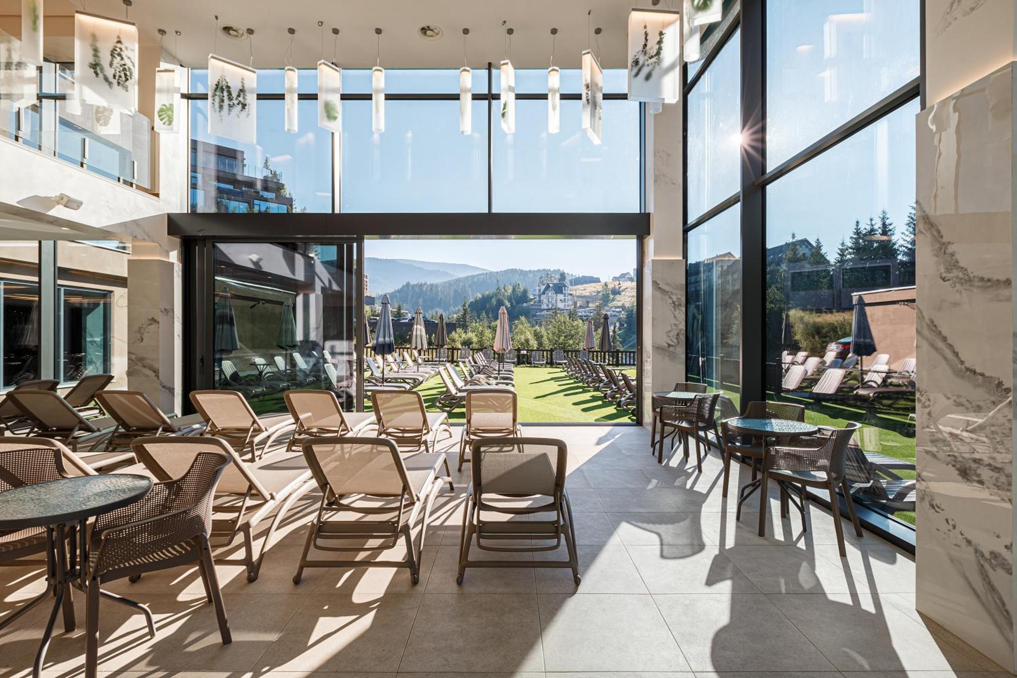 בוקובל Tavel Hotel & Spa מראה חיצוני תמונה