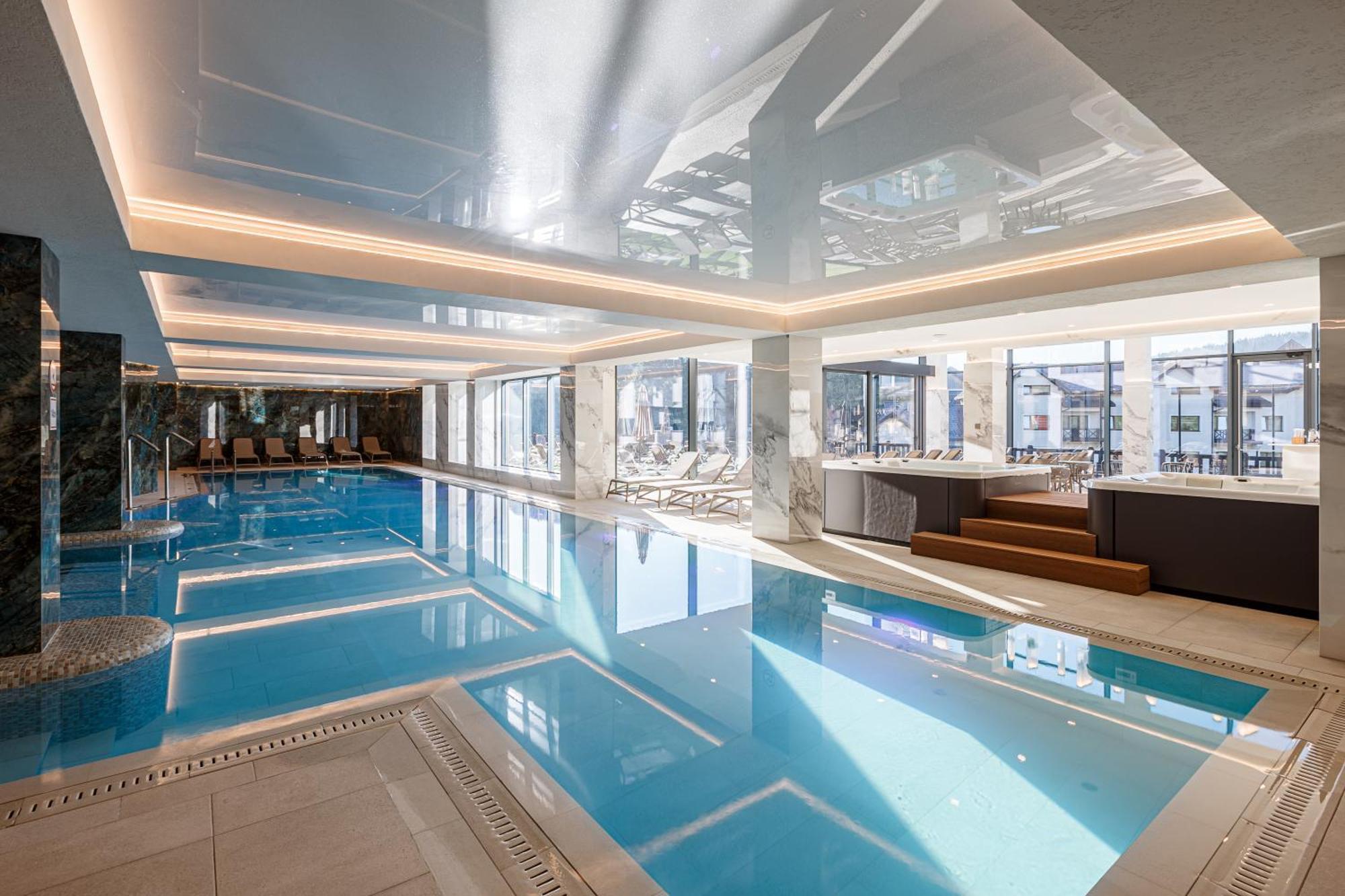 בוקובל Tavel Hotel & Spa מראה חיצוני תמונה